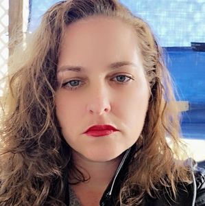Meet your Posher, Nikki